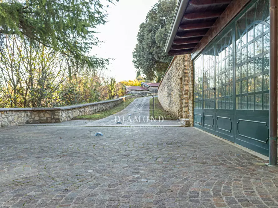 Immagine 25 di Villa in vendita  in Via Biondella a Verona