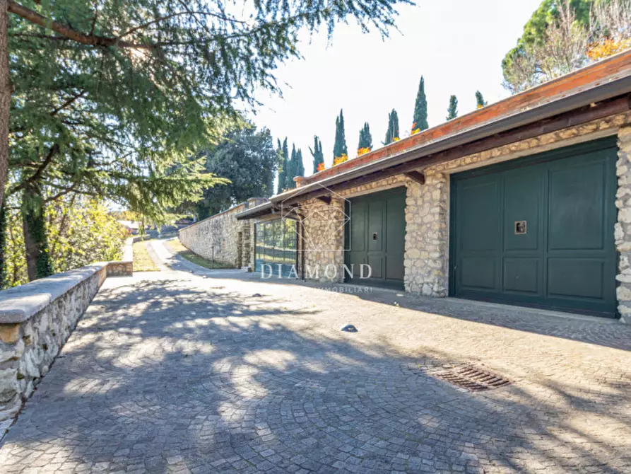 Immagine 26 di Villa in vendita  in Via Biondella a Verona