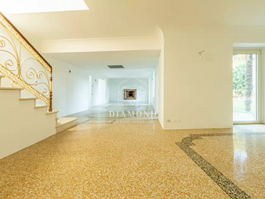 Immagine 28 di Villa in vendita  in Via Biondella a Verona