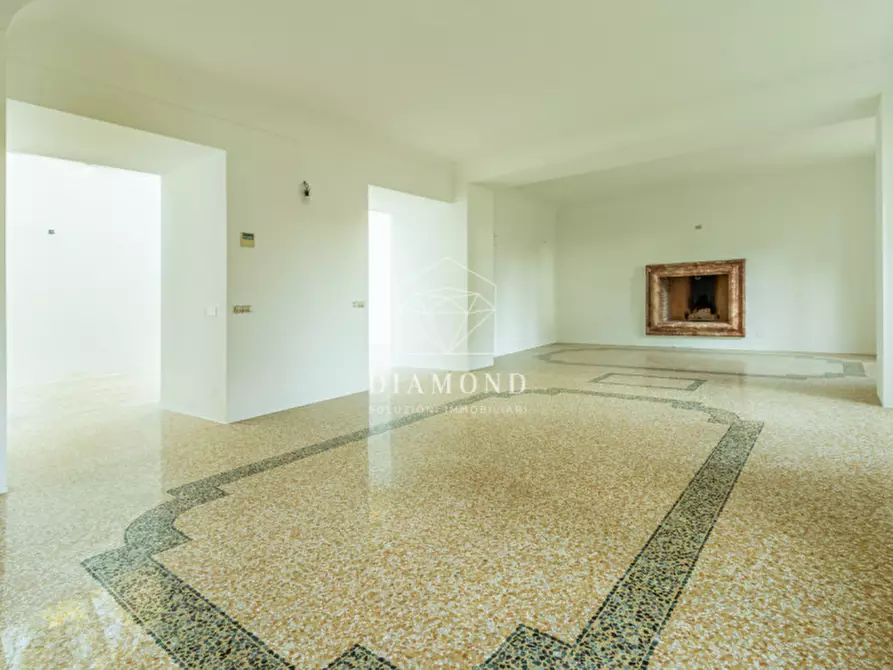 Immagine 32 di Villa in vendita  in Via Biondella a Verona