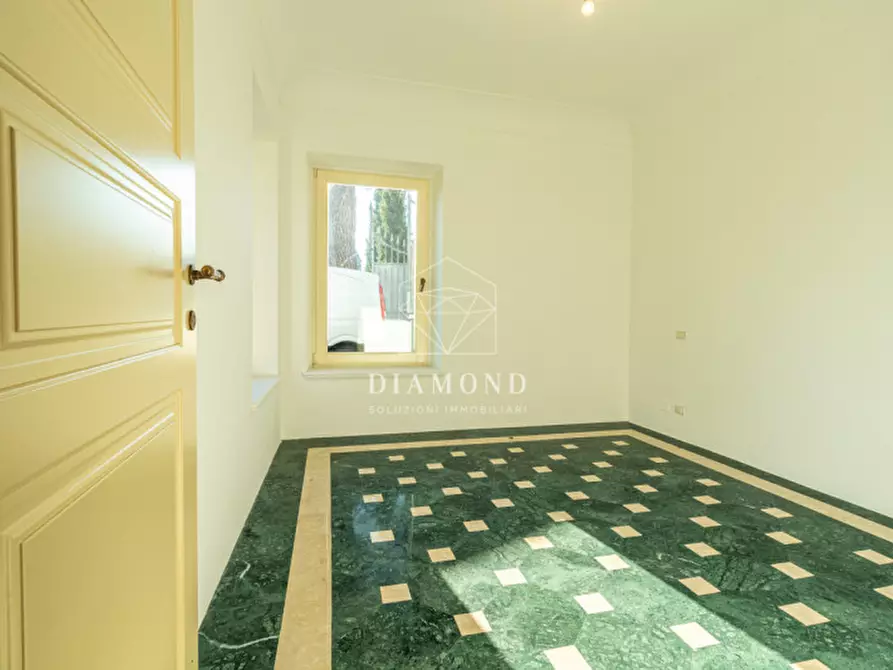 Immagine 45 di Villa in vendita  in Via Biondella a Verona