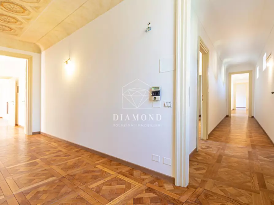 Immagine 54 di Villa in vendita  in Via Biondella a Verona