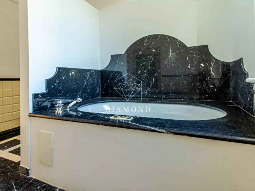 Immagine 60 di Villa in vendita  in Via Biondella a Verona