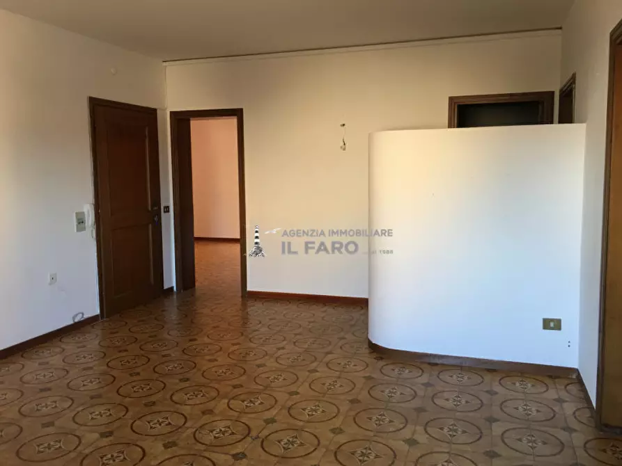 Immagine 1 di Appartamento in vendita  in Via Cesaraccio a La Maddalena