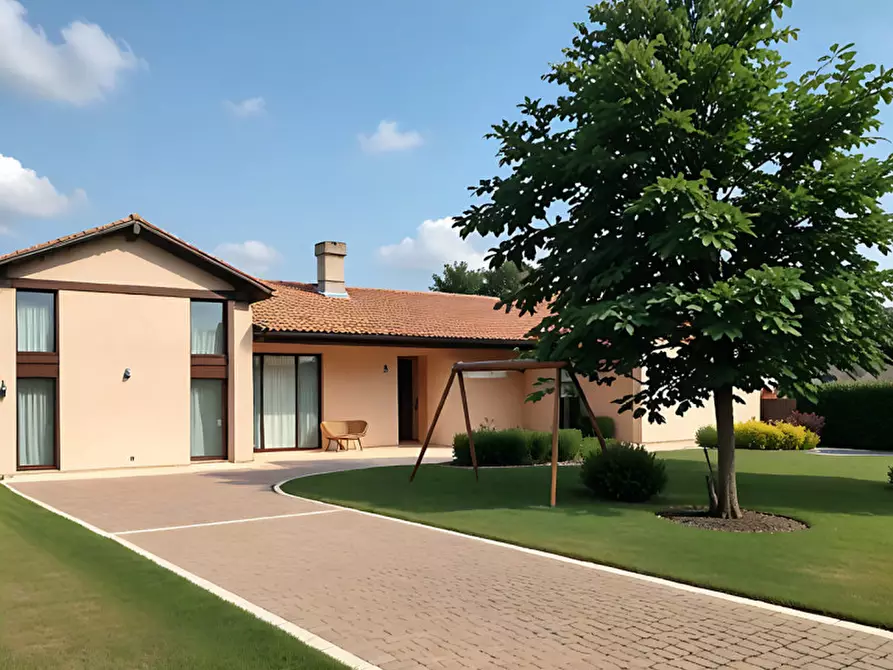 Immagine 5 di Villa in vendita  in Via Roma a San Biagio Di Callalta