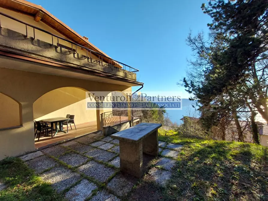 Immagine 2 di Villa in vendita  in via europa a Tignale