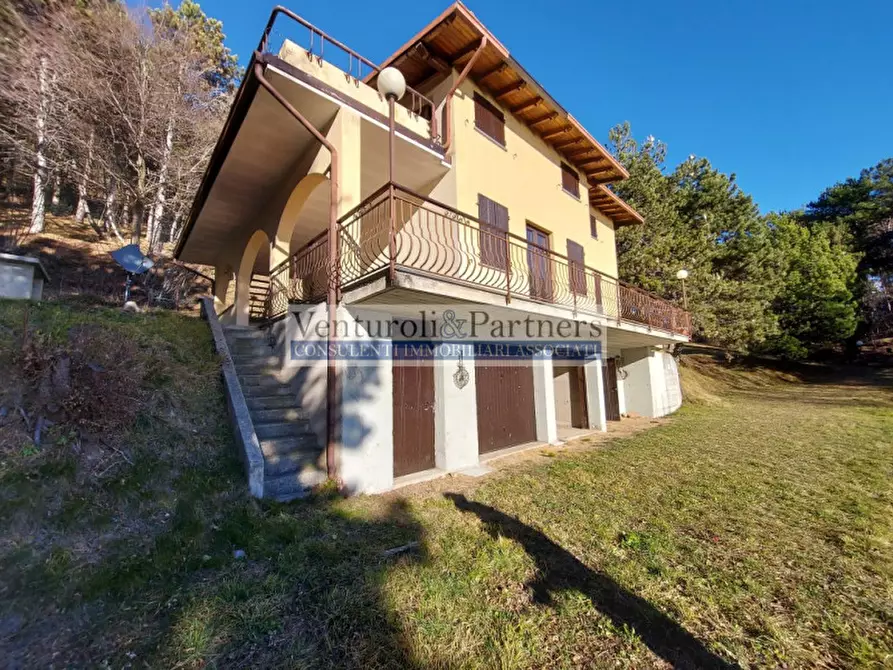 Immagine 3 di Villa in vendita  in via europa a Tignale