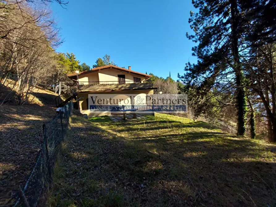 Immagine 38 di Villa in vendita  in via europa a Tignale