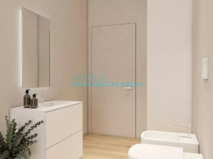 Immagine 5 di Appartamento in vendita  in Piazza Milano a Jesolo