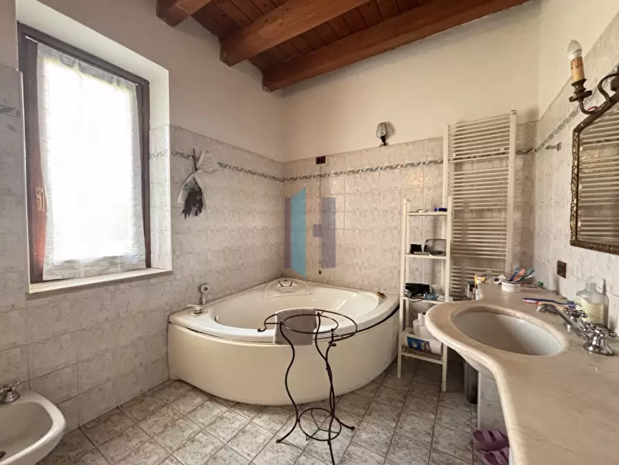 Immagine 12 di Rustico / casale in vendita  a Brescia