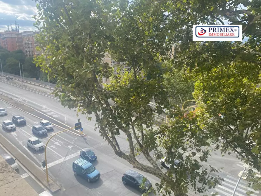 Immagine 3 di Appartamento in vendita  in VIA NOMENTANA a Roma