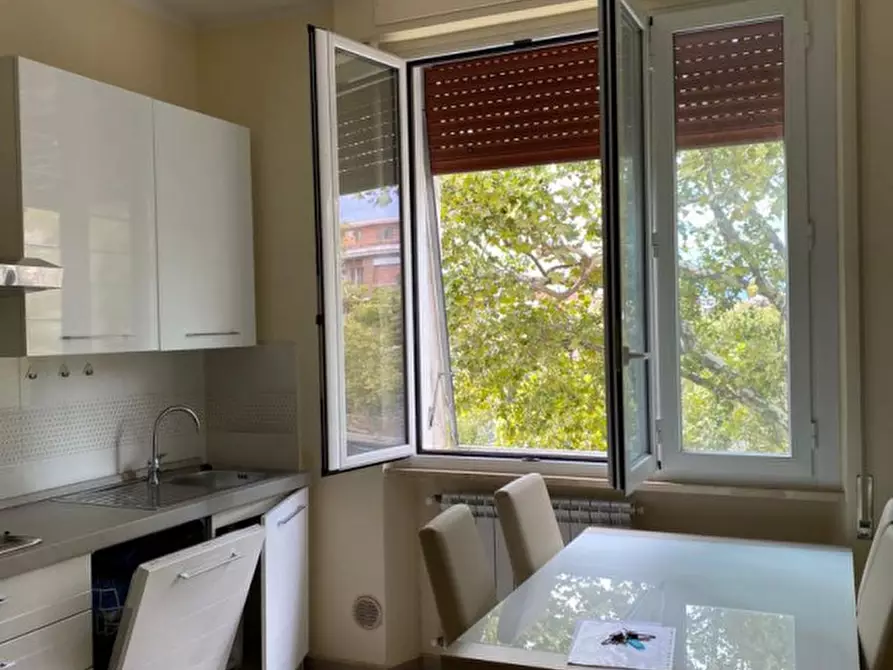 Immagine 7 di Appartamento in vendita  in VIA NOMENTANA a Roma