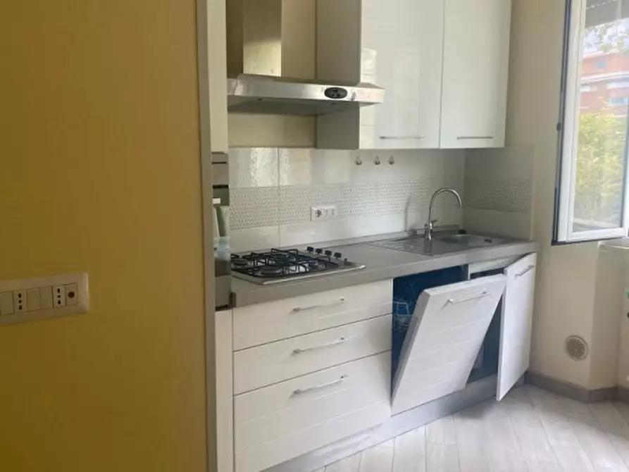 Immagine 8 di Appartamento in vendita  in VIA NOMENTANA a Roma