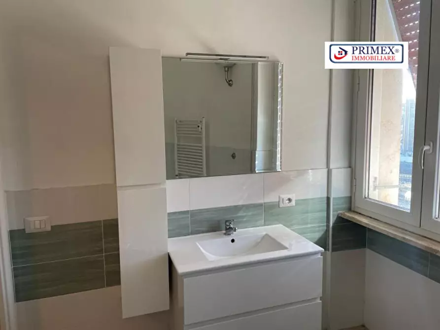 Immagine 27 di Appartamento in vendita  in VIA NOMENTANA a Roma