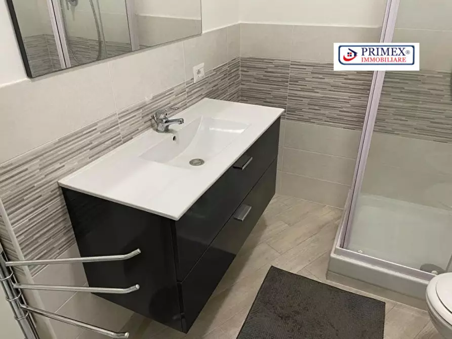 Immagine 32 di Appartamento in vendita  in VIA NOMENTANA a Roma