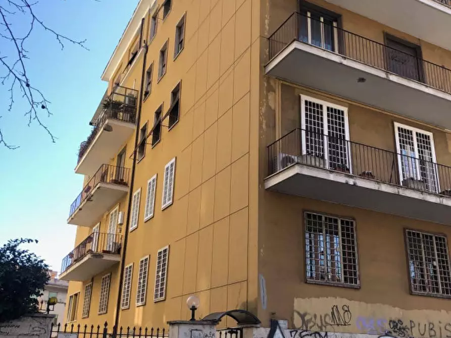Immagine 39 di Appartamento in vendita  in VIA NOMENTANA a Roma