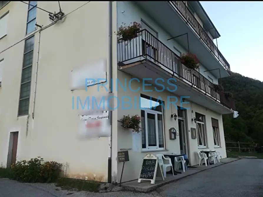 Immagine 4 di Attività commerciale in vendita  a Valli Del Pasubio