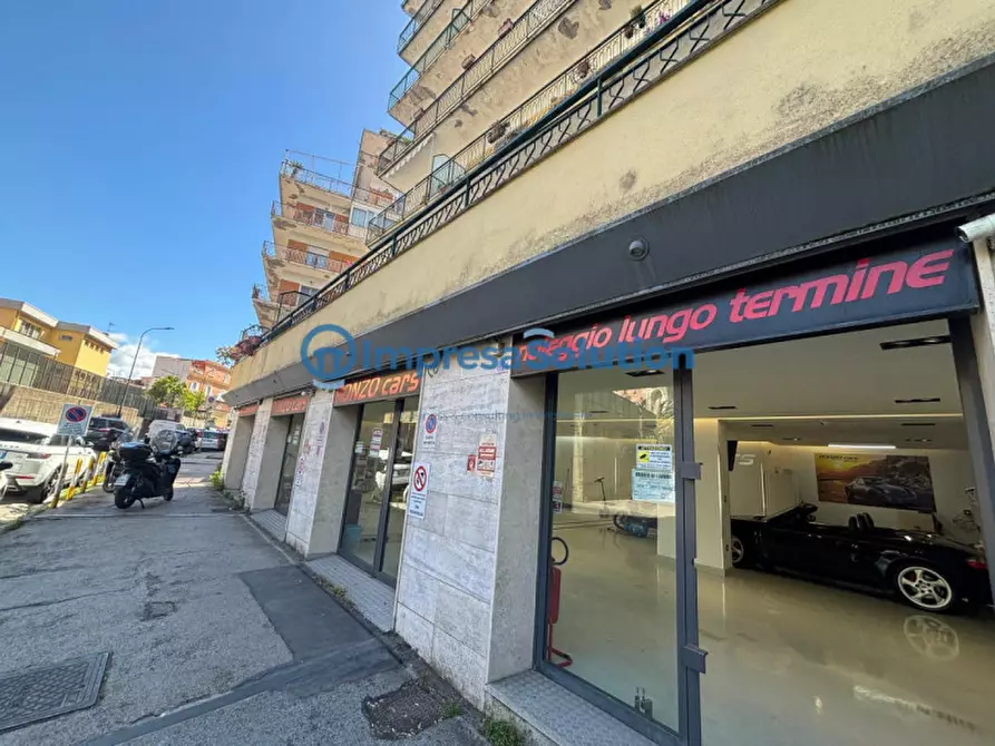 Immagine 6 di Negozio in affitto  in Via Gabriele Jannelli a Napoli