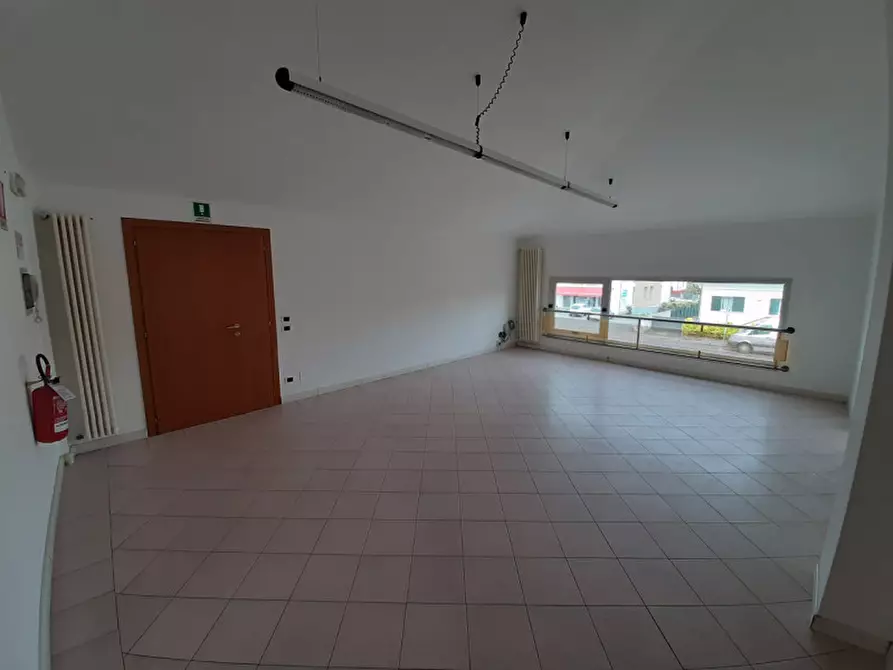 Immagine 2 di Ufficio in affitto  in VIA NAZIONALE a Mira
