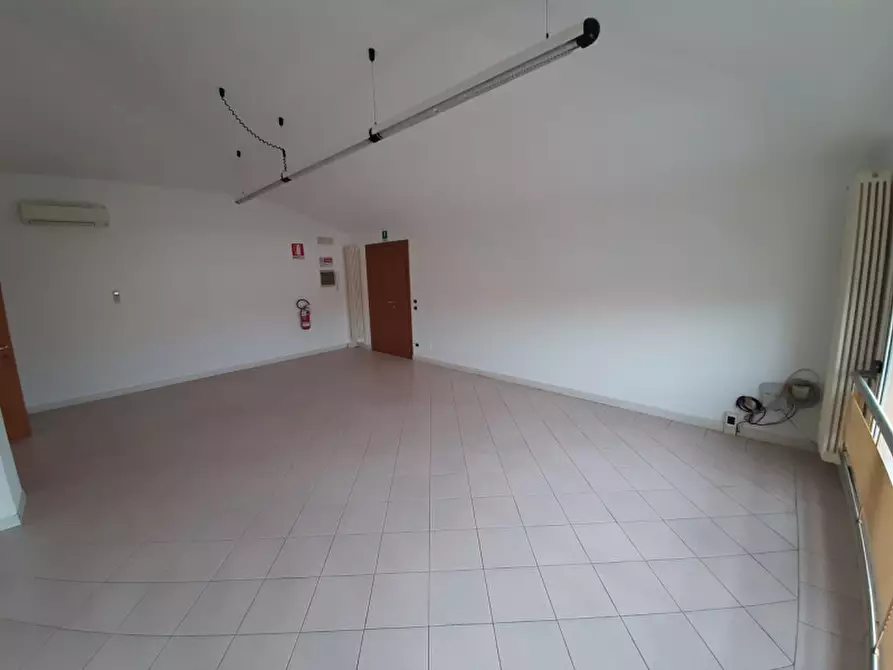Immagine 3 di Ufficio in affitto  in VIA NAZIONALE a Mira