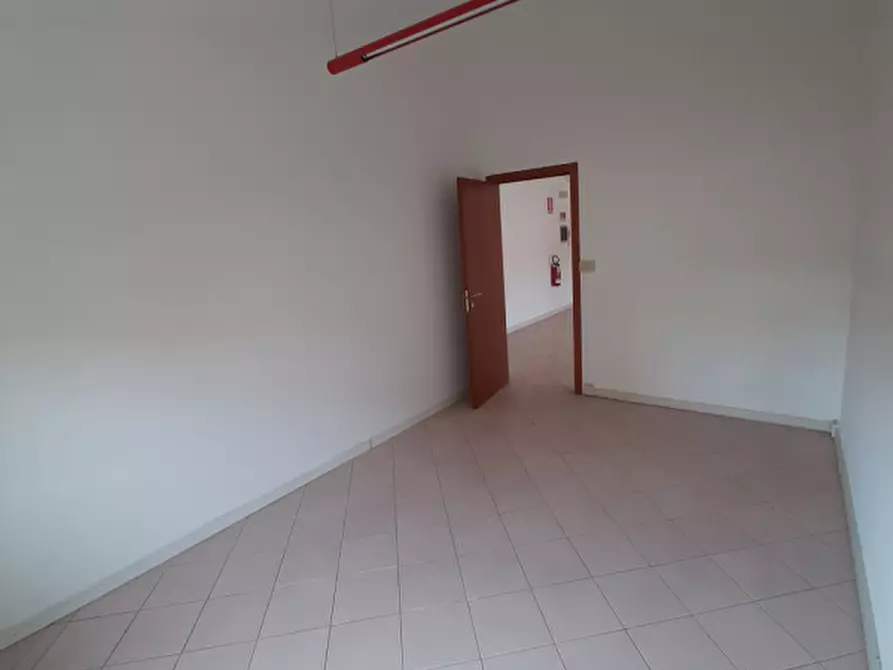 Immagine 6 di Ufficio in affitto  in VIA NAZIONALE a Mira