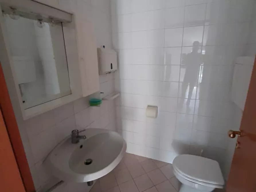 Immagine 9 di Ufficio in affitto  in VIA NAZIONALE a Mira