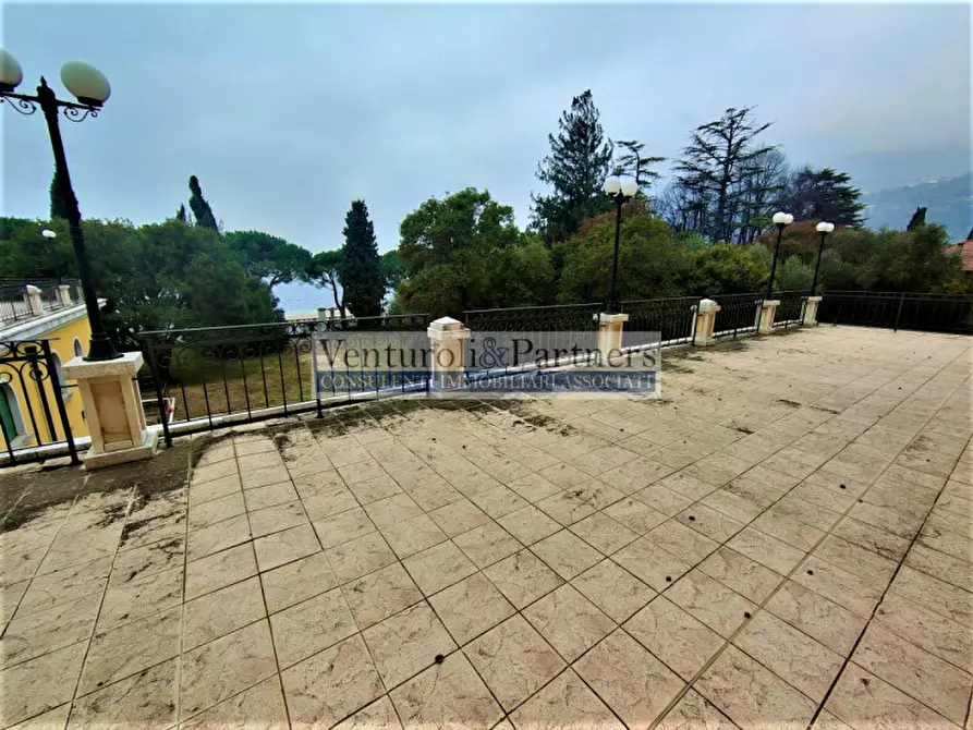 Immagine 9 di Palazzo in vendita  in via roma a Toscolano-Maderno