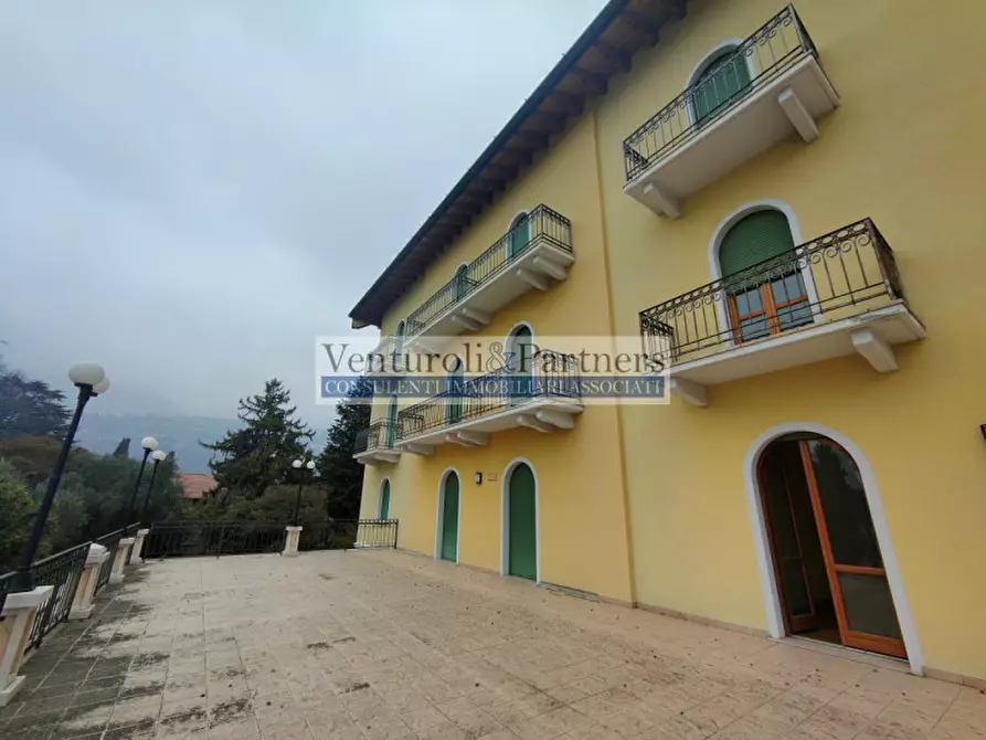 Immagine 10 di Palazzo in vendita  in via roma a Toscolano-Maderno