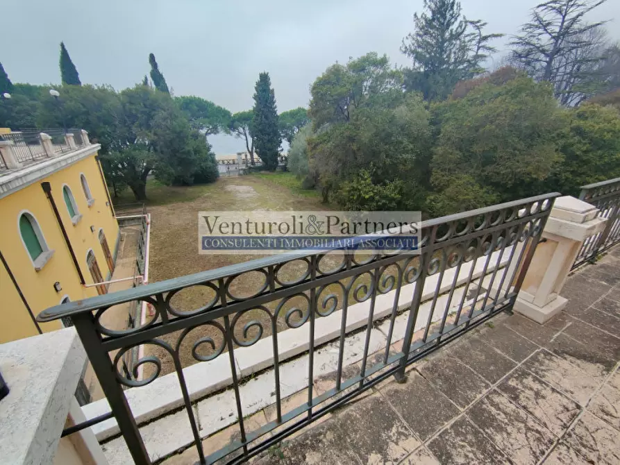 Immagine 11 di Palazzo in vendita  in via roma a Toscolano-Maderno