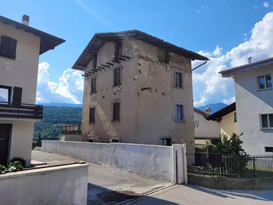 Immagine 9 di Rustico / casale in vendita  in via becca a Cavedine