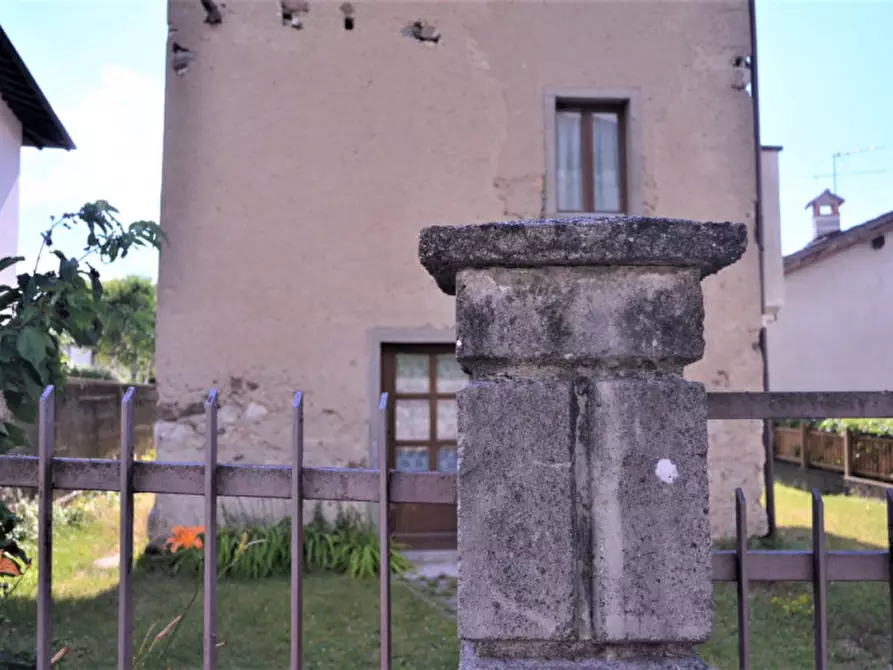 Immagine 10 di Rustico / casale in vendita  in via becca a Cavedine