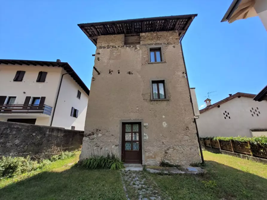 Immagine 10 di Rustico / casale in vendita  in via becca a Cavedine