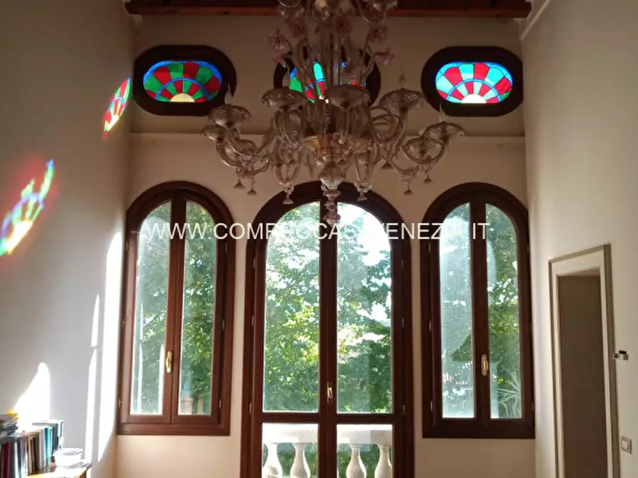 Immagine 1 di Villa in vendita  in via BRAGUOLO a Mirano