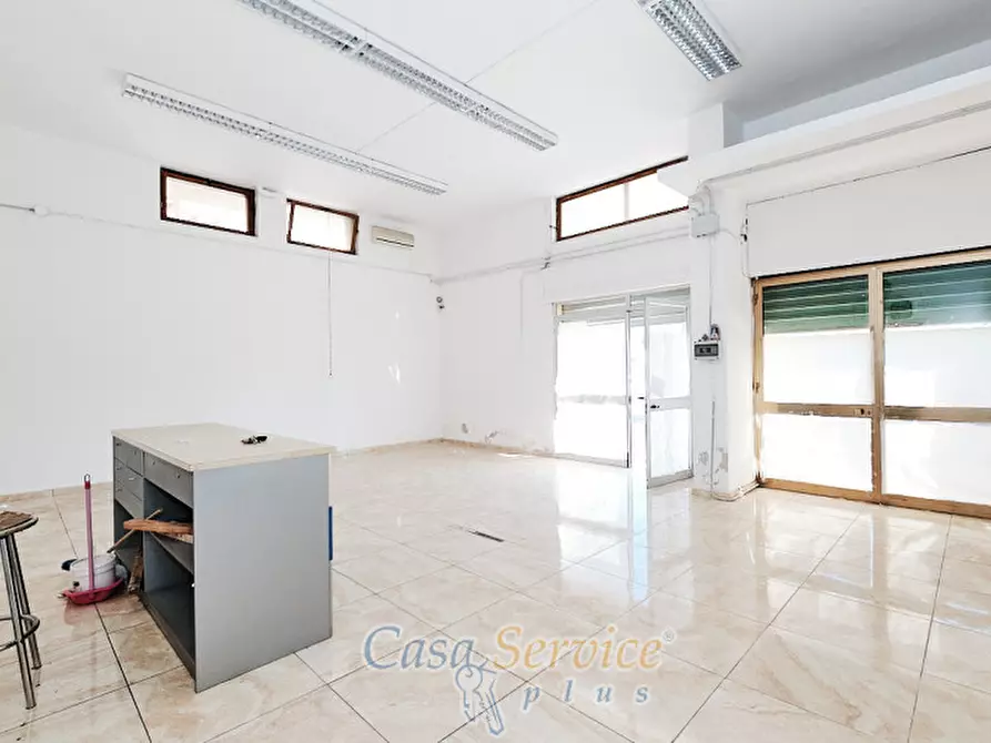 Immagine 8 di Negozio in vendita  in Via Firenze a Gallipoli