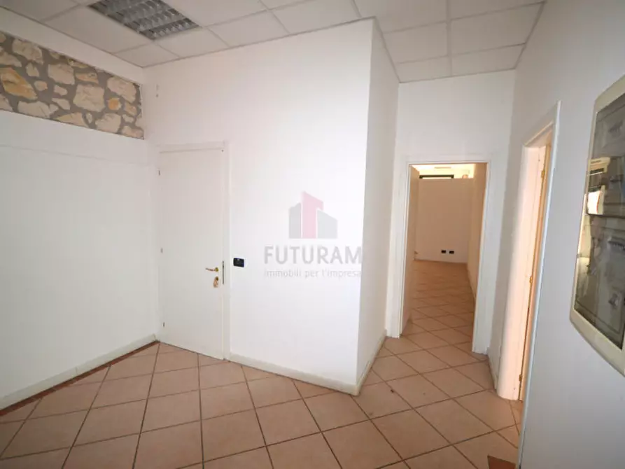 Immagine 2 di Negozio in affitto  in VIA PUCCINI 10 a Brendola