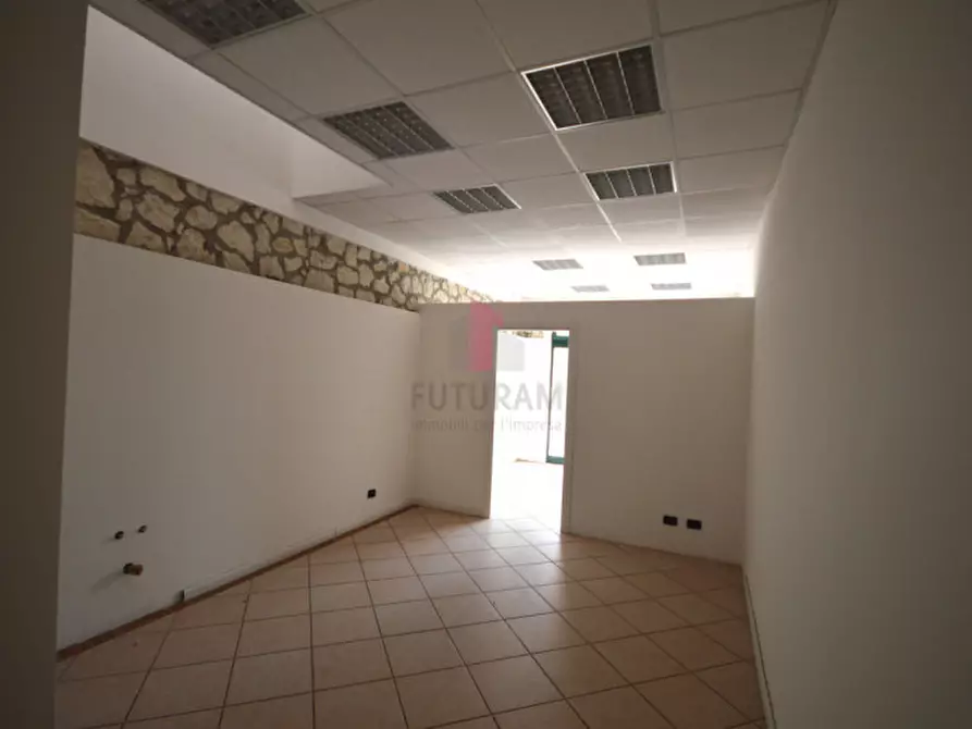 Immagine 4 di Negozio in affitto  in VIA PUCCINI 10 a Brendola