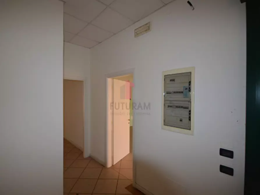Immagine 6 di Negozio in affitto  in VIA PUCCINI 10 a Brendola