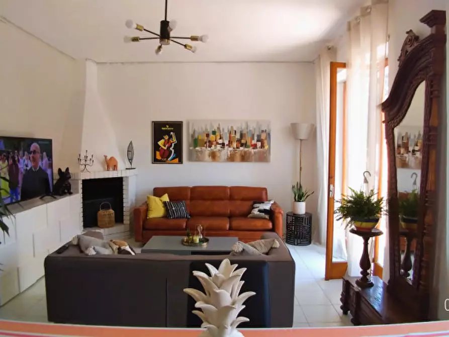 Immagine 1 di Appartamento in vendita  in Via Gramsci a Passignano Sul Trasimeno