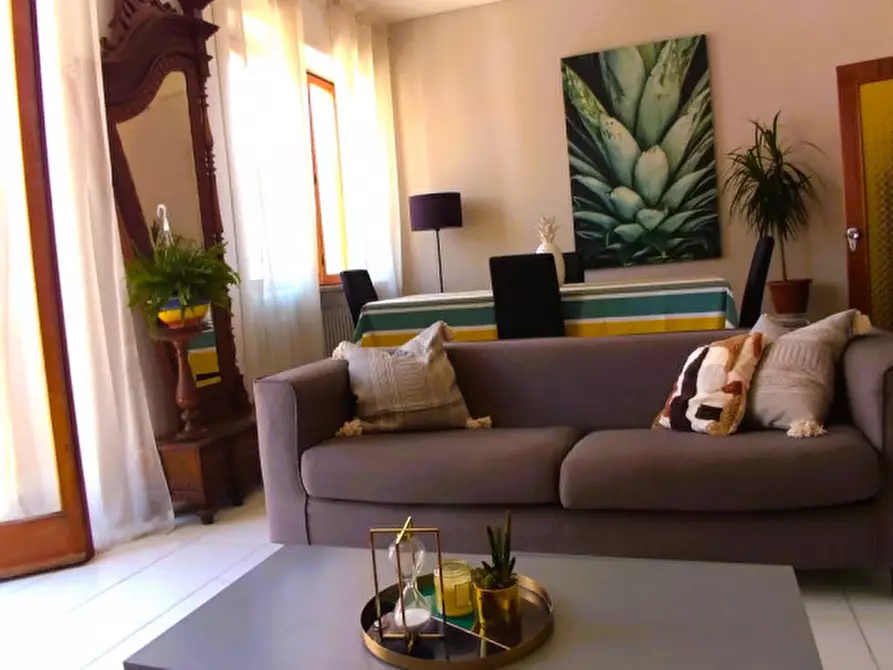 Immagine 3 di Appartamento in vendita  in Via Gramsci a Passignano Sul Trasimeno