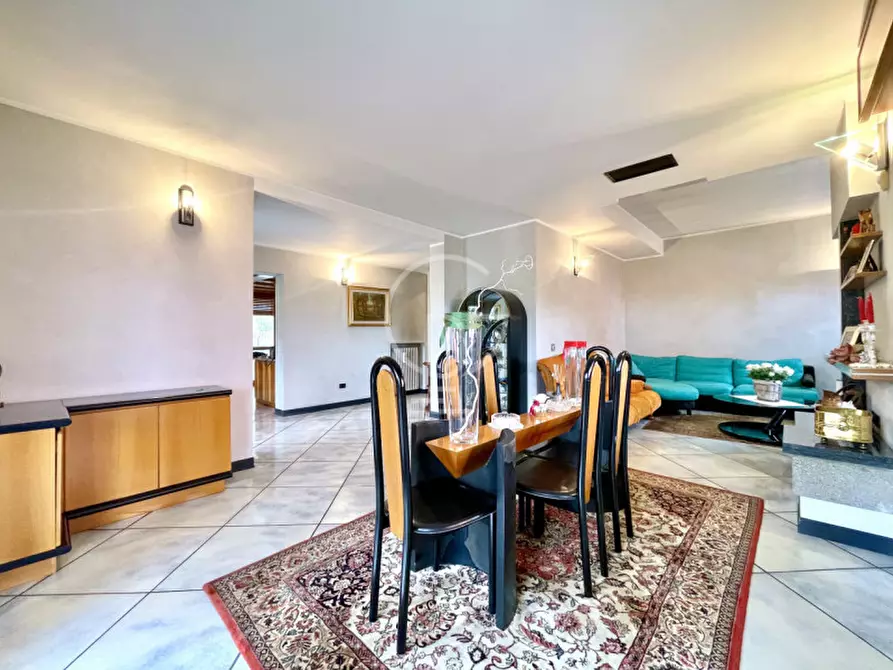Immagine 9 di Villa in vendita  a Desenzano Del Garda