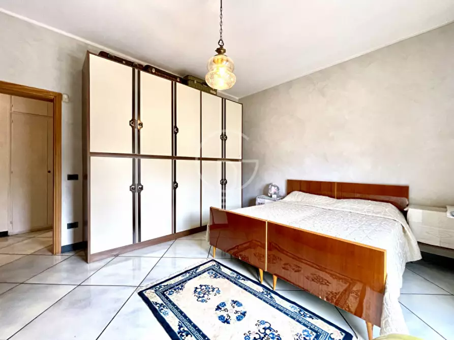 Immagine 15 di Villa in vendita  a Desenzano Del Garda