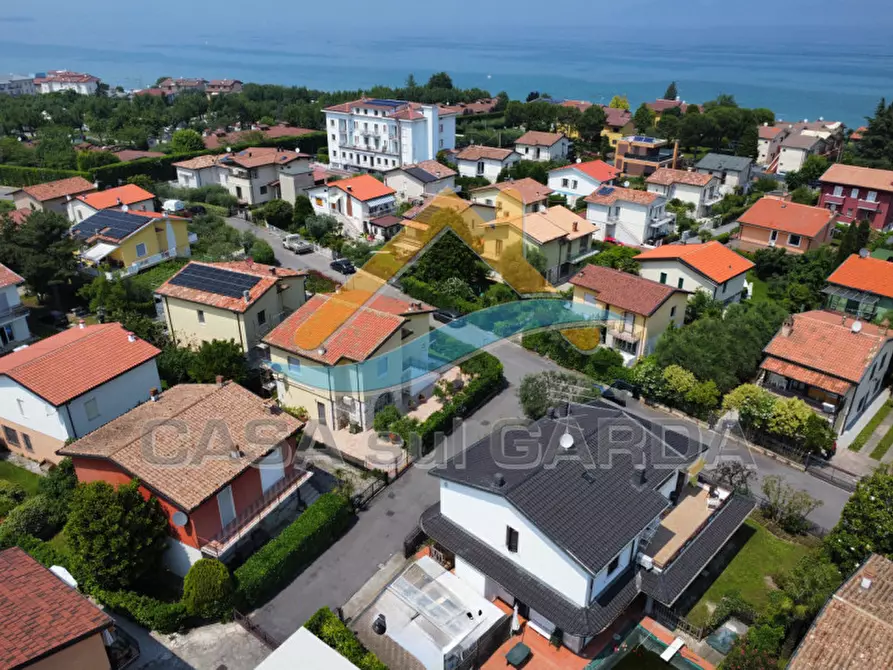 Immagine 10 di Appartamento in vendita  in Via Alfieri a Peschiera Del Garda