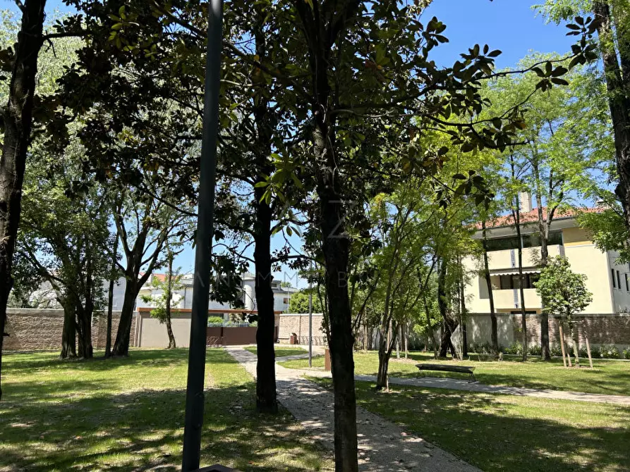 Immagine 3 di Ufficio in vendita  in Via Cazzaro 7 a Castelfranco Veneto