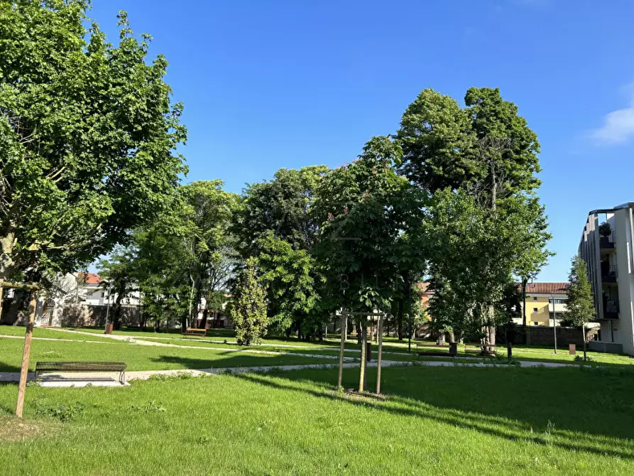 Immagine 12 di Ufficio in vendita  in Via Cazzaro 7 a Castelfranco Veneto