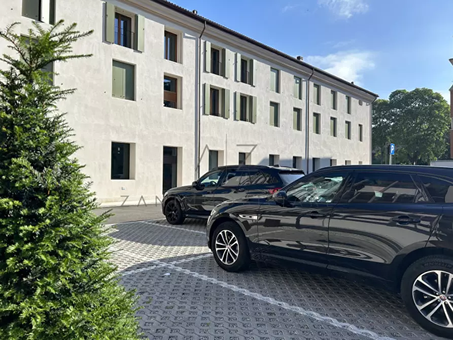 Immagine 13 di Ufficio in vendita  in Via Cazzaro 7 a Castelfranco Veneto