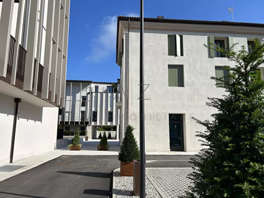 Immagine 14 di Ufficio in vendita  in Via Cazzaro 7 a Castelfranco Veneto