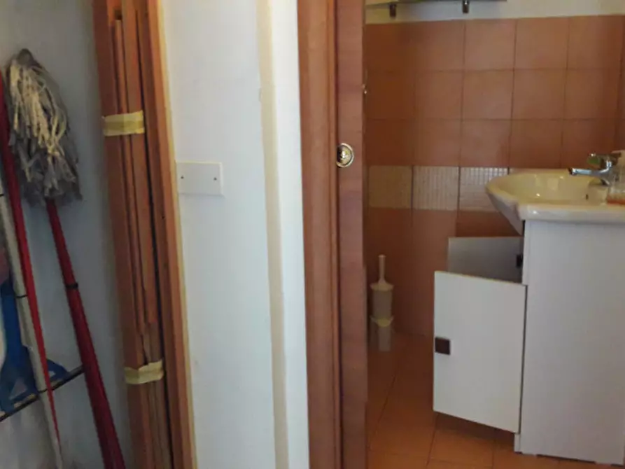 Immagine 13 di Negozio in vendita  in via trieste 226 a Venezia