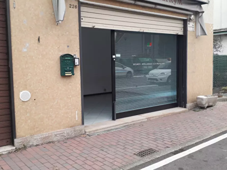 Immagine 14 di Negozio in vendita  in via trieste 226 a Venezia