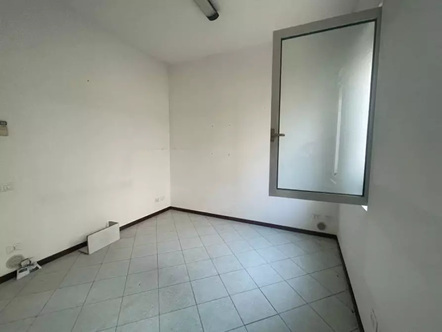 Immagine 19 di Negozio in vendita  in via trieste 226 a Venezia