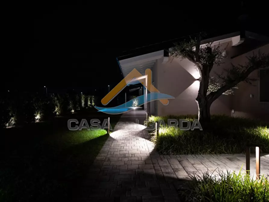 Immagine 3 di Villa in vendita  a Puegnago Sul Garda